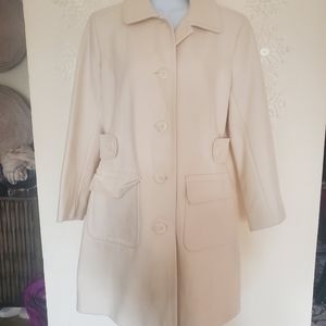New Moda international  wool Ivory coat . Sz 8P